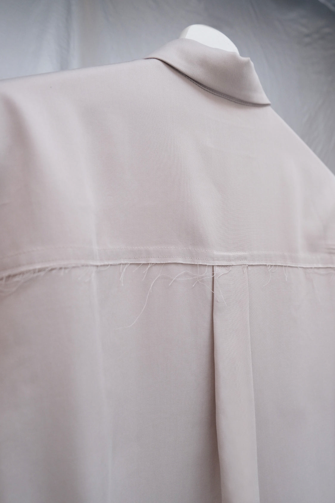 KEITA BUTTON DOWN SHIRT Creamy Grey / Lyocell TENCEL™ - Shohei-collection