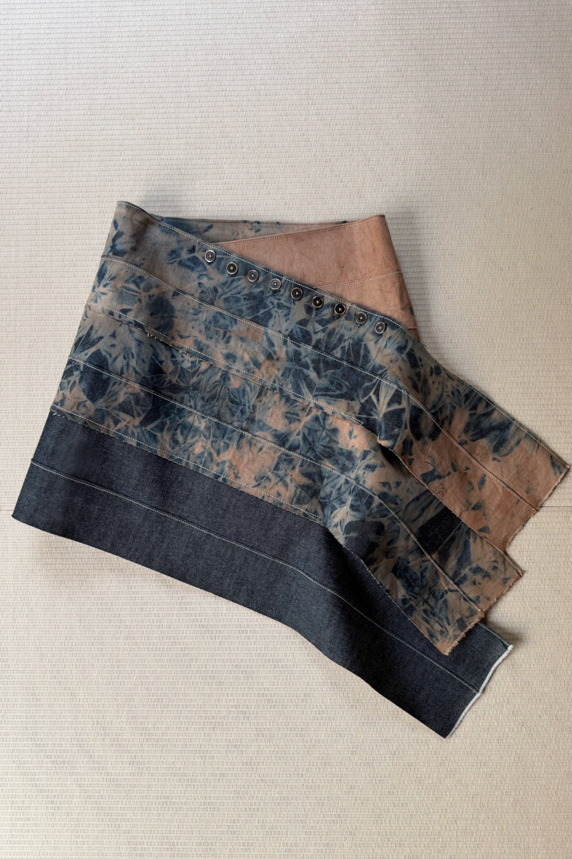 SHOHEI YURIE DENIM MINI SKIRT in two-tone persimmon-dyed Japanese denim